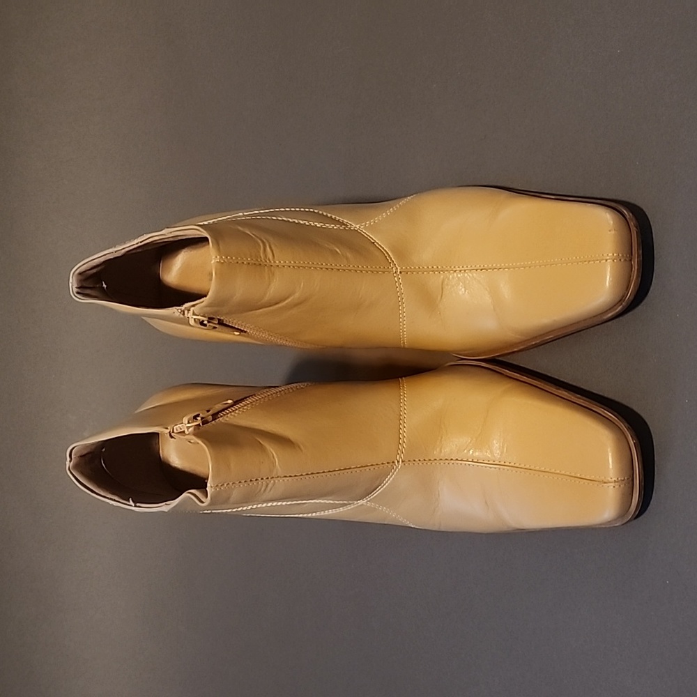 Rilllard & Hanson Heeles Booties
